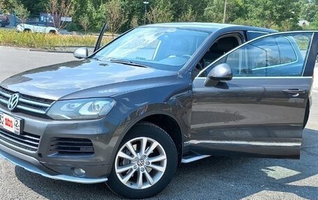 Volkswagen Touareg III, 2010 год, 2 000 000 рублей, 2 фотография