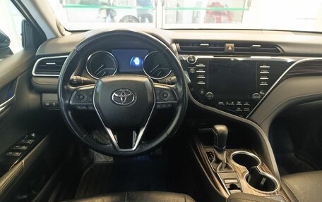 Toyota Camry, 2019 год, 3 010 000 рублей, 8 фотография