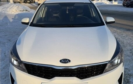 KIA Rio IV, 2020 год, 900 000 рублей, 8 фотография