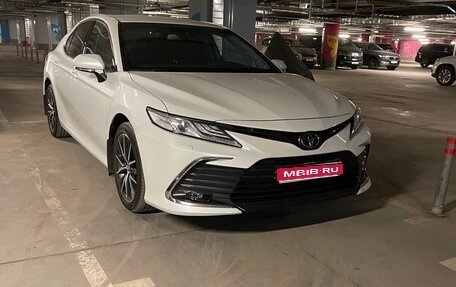 Toyota Camry, 2021 год, 3 250 000 рублей, 1 фотография