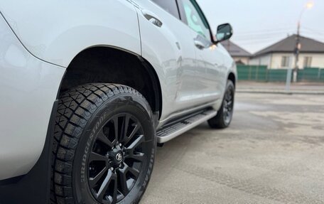 Toyota Land Cruiser Prado 150 рестайлинг 2, 2021 год, 7 500 000 рублей, 6 фотография