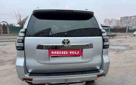 Toyota Land Cruiser Prado 150 рестайлинг 2, 2021 год, 7 500 000 рублей, 4 фотография