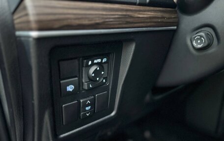 Toyota Land Cruiser Prado 150 рестайлинг 2, 2021 год, 7 500 000 рублей, 14 фотография