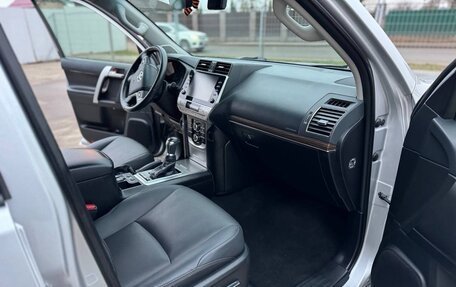 Toyota Land Cruiser Prado 150 рестайлинг 2, 2021 год, 7 500 000 рублей, 21 фотография