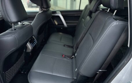 Toyota Land Cruiser Prado 150 рестайлинг 2, 2021 год, 7 500 000 рублей, 30 фотография