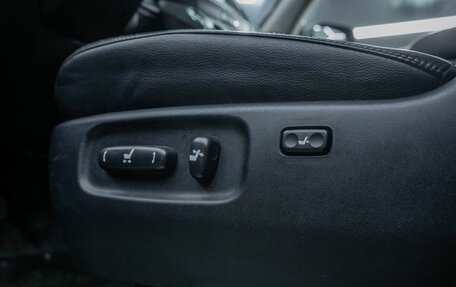 Toyota Land Cruiser 200, 2011 год, 2 943 000 рублей, 38 фотография