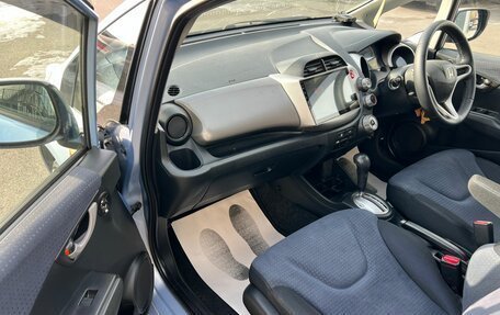 Honda Fit III, 2009 год, 799 000 рублей, 10 фотография