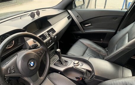 BMW 5 серия, 2004 год, 1 580 000 рублей, 4 фотография