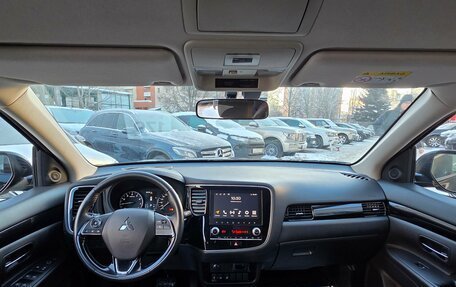 Mitsubishi Outlander III рестайлинг 3, 2021 год, 2 599 000 рублей, 6 фотография