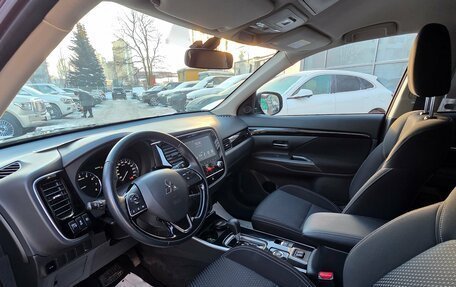 Mitsubishi Outlander III рестайлинг 3, 2021 год, 2 599 000 рублей, 4 фотография