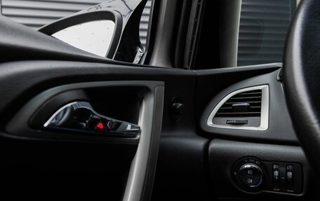 Opel Astra J, 2011 год, 699 000 рублей, 16 фотография