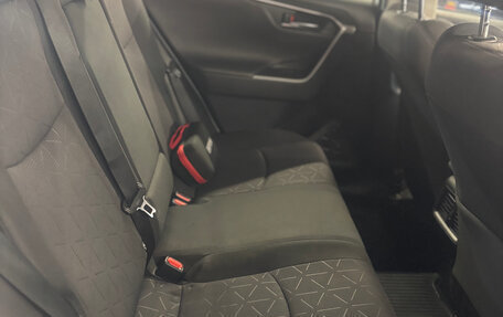 Toyota RAV4, 2020 год, 3 300 000 рублей, 11 фотография