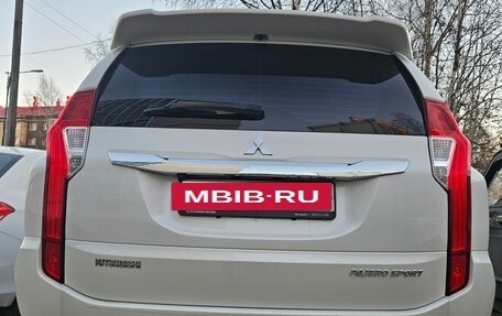 Mitsubishi Pajero Sport III рестайлинг, 2021 год, 3 300 000 рублей, 5 фотография