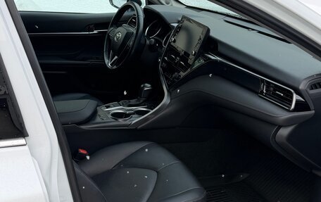 Toyota Camry, 2021 год, 3 250 000 рублей, 6 фотография