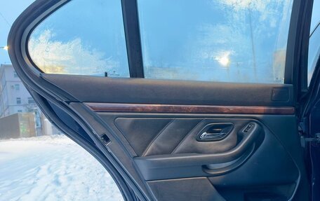 BMW 5 серия, 2001 год, 550 000 рублей, 16 фотография