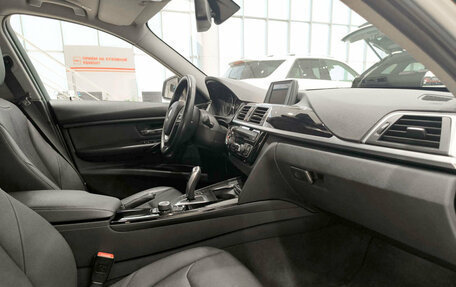 BMW 3 серия, 2017 год, 1 835 000 рублей, 11 фотография