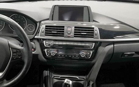 BMW 3 серия, 2017 год, 1 835 000 рублей, 15 фотография