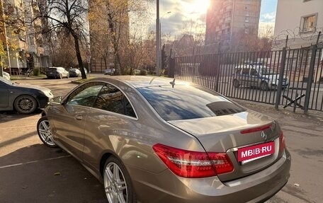 Mercedes-Benz E-Класс, 2010 год, 1 300 000 рублей, 6 фотография