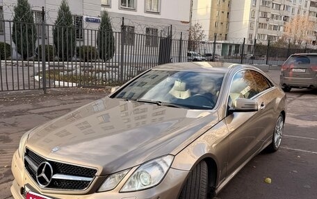 Mercedes-Benz E-Класс, 2010 год, 1 300 000 рублей, 2 фотография