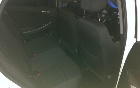 Hyundai Solaris II рестайлинг, 2016 год, 900 000 рублей, 10 фотография