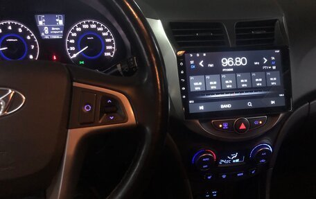 Hyundai Solaris II рестайлинг, 2016 год, 900 000 рублей, 8 фотография
