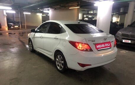 Hyundai Solaris II рестайлинг, 2016 год, 900 000 рублей, 5 фотография