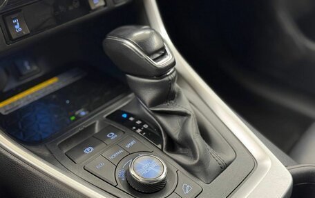 Toyota RAV4, 2021 год, 3 675 000 рублей, 18 фотография