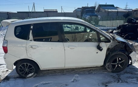 Honda Fit III, 2005 год, 325 000 рублей, 2 фотография