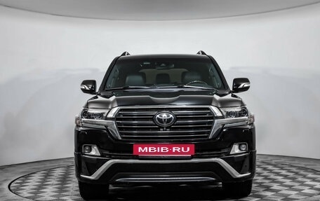 Toyota Land Cruiser 200, 2017 год, 6 779 000 рублей, 2 фотография