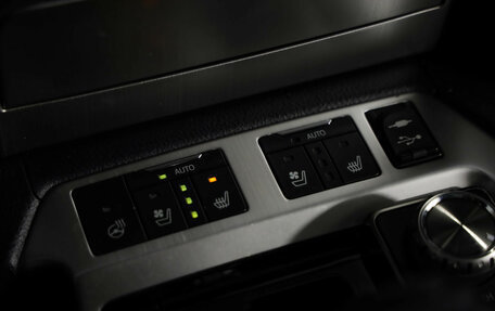 Toyota Land Cruiser 200, 2017 год, 6 779 000 рублей, 20 фотография