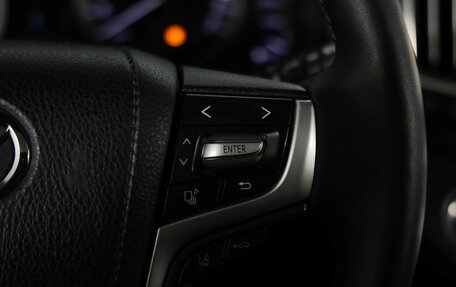 Toyota Land Cruiser 200, 2017 год, 6 779 000 рублей, 13 фотография