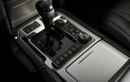 Toyota Land Cruiser 200, 2017 год, 6 779 000 рублей, 22 фотография