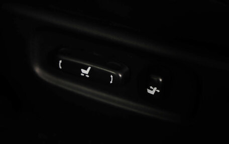 Toyota Land Cruiser 200, 2017 год, 6 779 000 рублей, 28 фотография