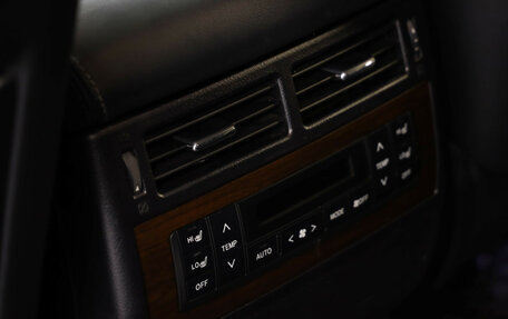 Toyota Land Cruiser 200, 2017 год, 6 779 000 рублей, 38 фотография