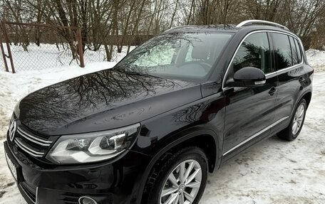 Volkswagen Tiguan I, 2015 год, 2 200 000 рублей, 2 фотография