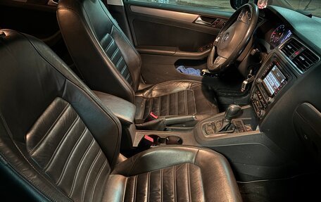 Volkswagen Jetta VI, 2011 год, 730 000 рублей, 8 фотография