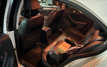 Volkswagen Jetta VI, 2011 год, 730 000 рублей, 11 фотография