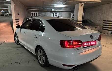 Volkswagen Jetta VI, 2011 год, 730 000 рублей, 5 фотография