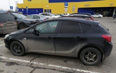 Opel Astra J, 2011 год, 900 000 рублей, 3 фотография