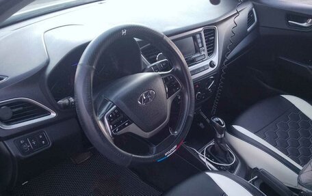 Hyundai Solaris II рестайлинг, 2017 год, 720 000 рублей, 4 фотография