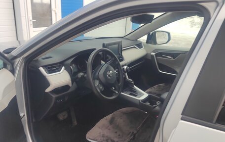 Toyota RAV4, 2020 год, 2 900 000 рублей, 5 фотография