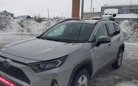 Toyota RAV4, 2020 год, 2 900 000 рублей, 3 фотография