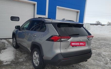 Toyota RAV4, 2020 год, 2 900 000 рублей, 4 фотография