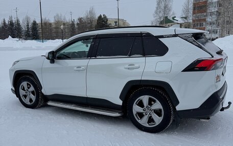 Toyota RAV4, 2019 год, 3 580 000 рублей, 5 фотография