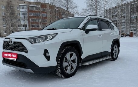 Toyota RAV4, 2019 год, 3 580 000 рублей, 4 фотография