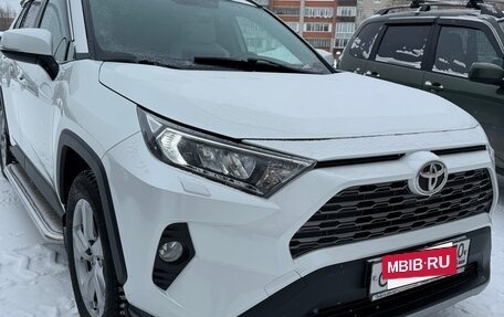 Toyota RAV4, 2019 год, 3 580 000 рублей, 12 фотография