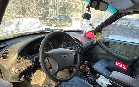 Chevrolet Niva I рестайлинг, 2004 год, 150 000 рублей, 6 фотография