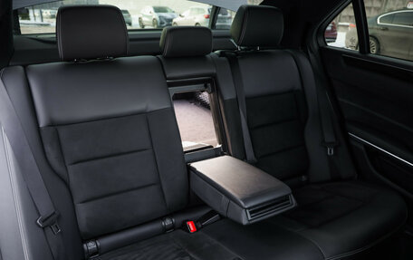 Mercedes-Benz E-Класс, 2015 год, 2 099 000 рублей, 26 фотография