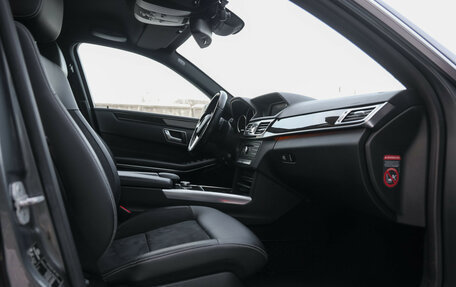 Mercedes-Benz E-Класс, 2015 год, 2 099 000 рублей, 24 фотография