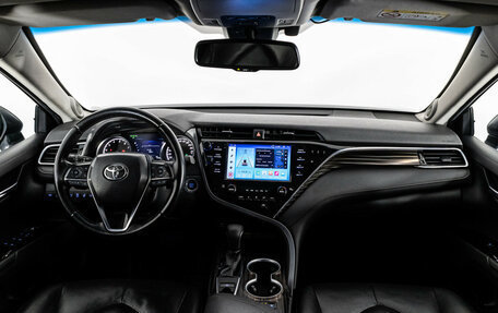 Toyota Camry, 2020 год, 2 499 000 рублей, 13 фотография